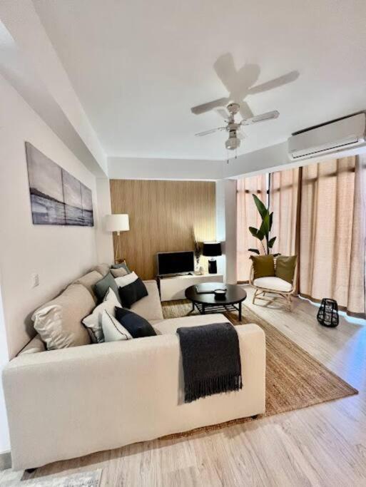 Apartamento En El Fuerte Centro Al Lado De La Playa *